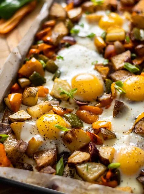 Breakfast Sheet Pan, Sheet Pan Breakfast, Recipe For A Crowd, Avocado Recipes Breakfast, Breakfast For A Crowd, Hash Recipe, Breakfast Hash, Brunch Recipe, Egg Recipes For Breakfast