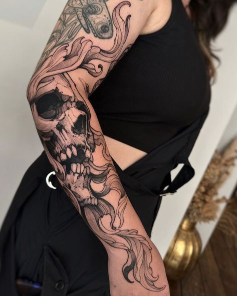 25 Dark Gothic Tattoos That Will Blow Your Mind Gothic Tattoo Sleeve, Gothic Tattoos For Women, Goth Tattoos For Women, Arm Cover Up Tattoos, Vampire Tattoo, Back Of Arm Tattoo, Goth Tattoo, Demon Tattoo, Full Arm Tattoos