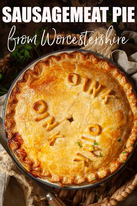 Sausage pie with bacon, egg and apple is a deliciously different way to enjoy a savoury meat pie. The flavours are delightful, there's no need to precook the filling and it can be served in a multitude of ways. Christmas Pie Savoury, Pie Fillings Savoury, Savoury Hand Pies, Italian Sausage Pie, Sausage Pie Recipe, Meat Pastry, Pies Savory, Sausage Pie, Egg And Bacon