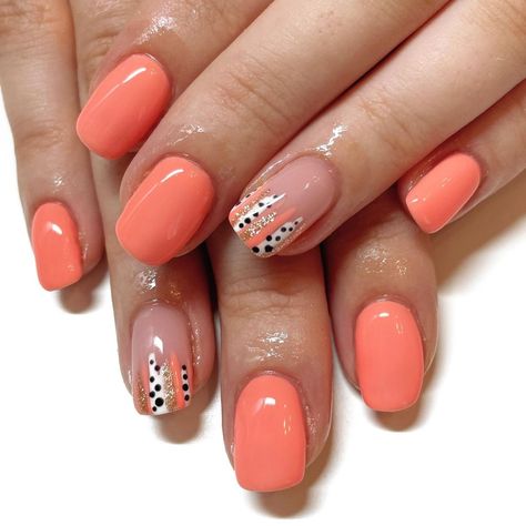 October Summer Holiday Nails, Coral Abstract Nails, Coral Holiday Nails Summer, Coral Nail Art Designs, Summer Nails Coral Design, Coral Glitter Nails Summer, Simple Coral Nails, Orange And Coral Nails, Summer Nails Peach Coral