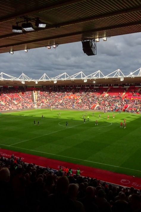 St. Mary’s Stadium in Southampton, England - Southampton FC : Burnley FC 2:2 (1:1) - Premier League - 29.145 Spectators #groundhopping #southampton #england #southamptonfc #burnleyfc English Football Stadiums, 2025 Motivation, Southampton England, Burnley Fc, Southampton Fc, South Hampton, Romanticising Life, Football Pitch, Sports Stadium