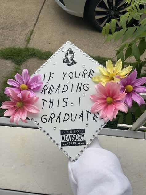 College Grad Cap Ideas, Graduation Cap Decoration Diy, High School Graduation Cap, College Graduation Cap Decoration, Grad Hat, Grad Cap Designs, 8th Grade Graduation, Diy Graduation Cap, Graduation Picture Poses