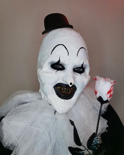 ART the clown Terrifier terrifier2 makeup look horror ideas Halloween Inspo scary clown sfx makeup looks Terrifier Inspired Makeup, Art The Clown Terrifier Makeup, Terrifier Makeup Girl, Scary Clown Makeup Creepy Easy Men, Terrifier Clown Makeup, Pennywise Makeup Boy, Art The Clown Makeup Terrifier, Art The Clown Cosplay, Makeup Ideas Clown