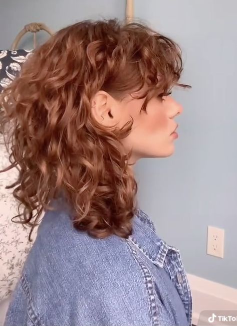 Shaggy Haircuts For Women, Shaggy Bobs, Hush Cut, Shaggy Haircut, Curly Red Hair, Shaggy Hairstyles, Natural Curly Hair Cuts, Red Curly Hair, Shaggy Haircuts