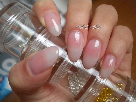 The almond shape is so cute and I love the clear color American Nails Natural, American Manicure Nails, American Manicure, Acrylic Nails Natural, Makeup Pinterest, Oval Acrylic Nails, Oval Nail, Nails Oval, Ideas For Nails