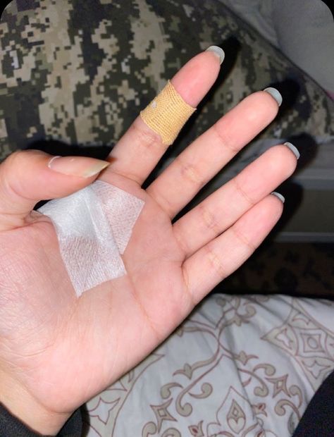 Bandaged Hands, Hand Photo, Document Sign, Hand Pictures, Emotional Photography, Classy Photography, Cute Selfies Poses, Girly Pictures, Ideas For Instagram Photos