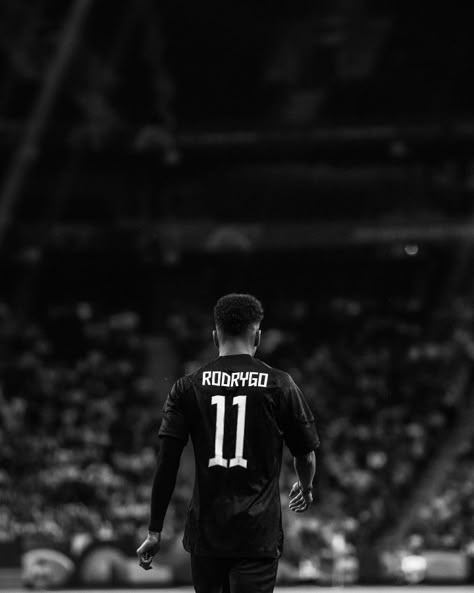 Cristiano R, Theo Hernandez, Black And White Football, Real Madrid Team, Real Madrid Wallpapers, Madrid Wallpaper, Mo Salah, Football Pictures, كريستيانو رونالدو