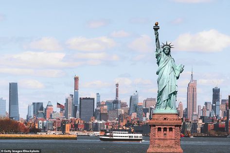 New York Cityscape, New York City Photos, The Statue Of Liberty, World News Today, Green Cards, Living In New York, Us History, Canvas Home, Tourist Attraction