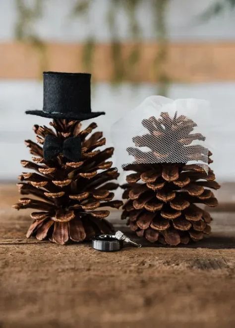 Winter Wedding Guest Book Ideas, Winter Wedding Party, Pine Cone Wedding, Diy Winter Wedding, Winter Wedding Table, Rustic Winter Wedding, January Wedding, 2025 Wedding, Diy Winter