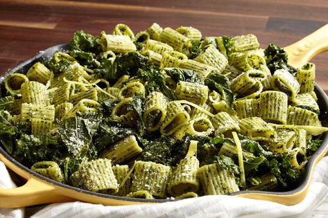 Kale Pesto Homemade Pasta Sauce Recipe, Kale Pesto Recipe, Pesto Recipes, Pasta Sauce Homemade, Easy Steak Recipes, Kale Pesto, Crowd Pleasing Recipes, Kale Recipes, Compound Butter