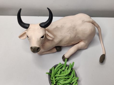 Cow Diy, Cow Sculpture, Bull Cow, A Cow, Clay Sculpture, My Youtube Channel, Clay Crafts, Youtube Channel, Cake Toppers