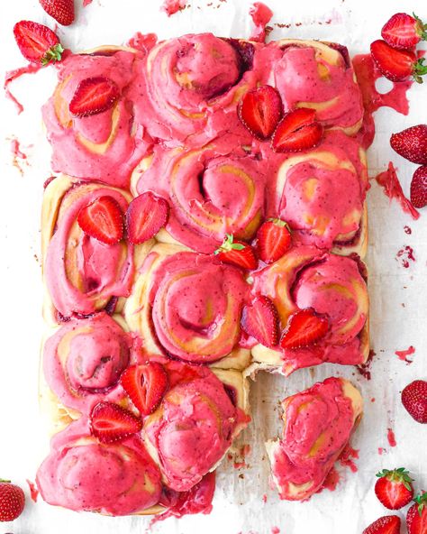 Lindt White Chocolate, Challah Rolls, Chewy Bread, Strawberry Bread, White Chocolate Strawberries, Chocolate Babka, Strawberry Glaze, Strawberry Powder, Roasted Strawberries