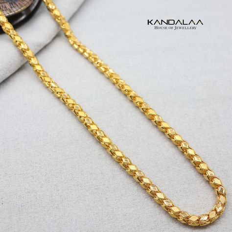 A striking accessory crafted in sturdy 18kt gold, designed to enhance any man's style with its robust yet refined presence. Gold Chain Designs For Men Indian, Gold Chain Design For Men, Neck Chain For Men, Gold Neck Chain, Men Jewellery, Gold Necklace For Men, Gold Jewellry, Gold Chain Design, Spiderman Pictures