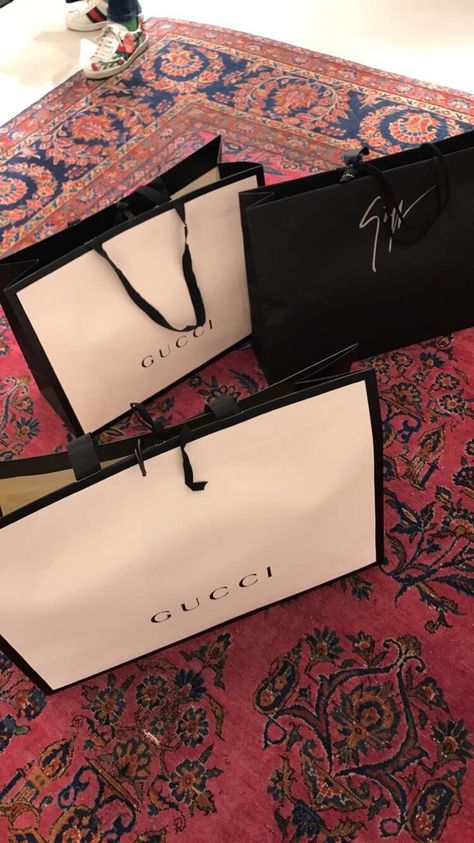 Luxury Lifestyle Girly, Gucci Baby, Gucci Gifts, Snapchat Story, Shop House Plans, Snapchat Picture, Photos Tumblr, Pakistani Wedding, Shopping Spree