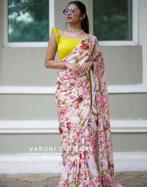 Modern Saree Jacket Designs, Blouse Design For Saree, Print Blouse Design, Ikat Blouse Designs, Saree Jacket Designs, Kerala Saree Blouse Designs, Saree Jacket, Indian Dresses For Women, Pleated Saree