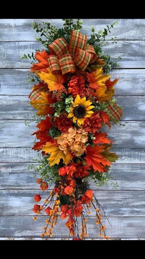 Fall Floral Door Swags, Fall Swags For Front Door Diy, Fall Swags For Front Door, New Fall Decorating Ideas, Coastal Wall Decor Ideas, Home Staging Ideas, Small Bedroom Decor Ideas, Door Swags, Floral Swags