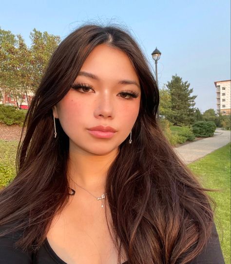 Asian baddie abg makeup idea inspiration lashes #discover #explore #makeup #makeupoftheday Unapproachable Makeup Asian, Abg Makeup Looks, Asian Baddie Aesthetic, Asian Baddie Makeup, Abg Style Makeup, Abg Makeup, Asian Baddie, Pale Skin Makeup, Asian Aesthetic