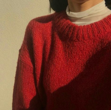 Karen Sirko, Aesthetic Daisy, Twice Aesthetic, Golden Globes Red Carpet, Avengers Age Of Ultron, Red Jumper, Daisy Jones, Red Crewneck, Avengers Age