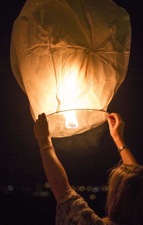 Sky Lanterns Aesthetic, Floating Lanterns Diy, Sky Lanterns Photography, Diwali Snap, 31st Night, Spirit Aesthetic, Lantern Photography, Diwali Photography, Fireworks Photography