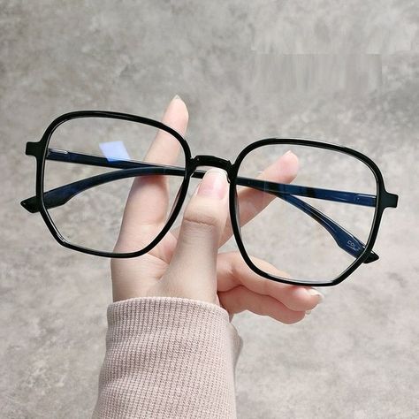 Clear Glasses Frames Women, Glasses Women Fashion Eyeglasses, Cute Glasses Frames, Classy Glasses, Glasses Frames Trendy, Glasses Inspiration, Fancy Glasses, Glasses Trends, Womens Glasses Frames