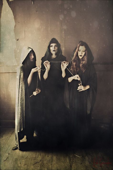 Witches of Eastwood. Three Women, Season Of The Witch, Theme Halloween, Witchy Woman, Norse Mythology, Coven, Gods And Goddesses, Book Of Shadows, Greek Mythology