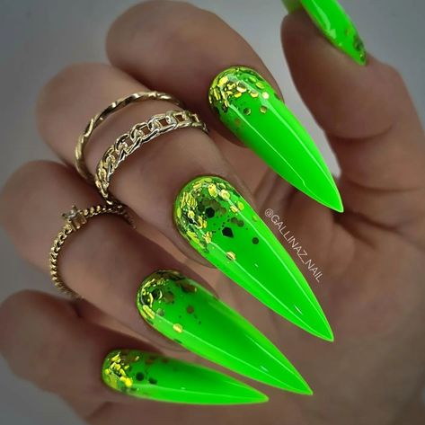 Acrylic Nails Stiletto, Neon Green Nails, Green Acrylic Nails, Diva Nails, Stiletto Nails Designs, Bright Nails, Nails Only, Get Nails, Neon Nails