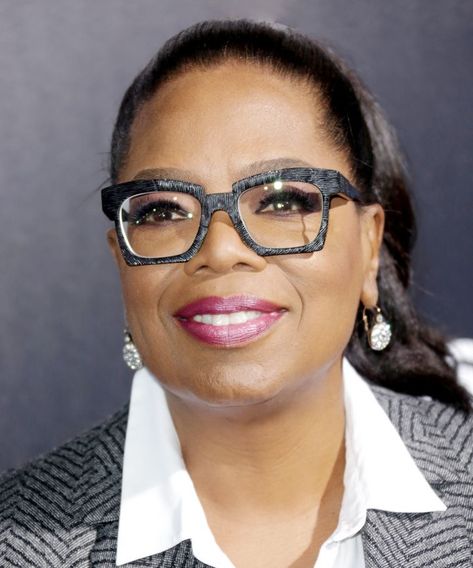 Resultado de imagen para oprah eyeglasses Oprah Glasses, Oprah Style, Nice Glasses, Oprahs Favorite Things, Eyewear Trends, Style Glasses, Eyewear Womens, Eye Wear Glasses, Oprah Winfrey