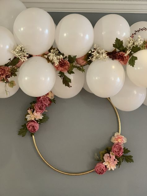 Hula Hoop Decoration Balloon, Balloon Wreath Diy, Blush Pink Wedding Decor, Diy Blush, Birthday Party Paper Decorations, Pink Wedding Decor, 80th Birthday Decorations, Pink Wedding Decorations, Floral Balloons