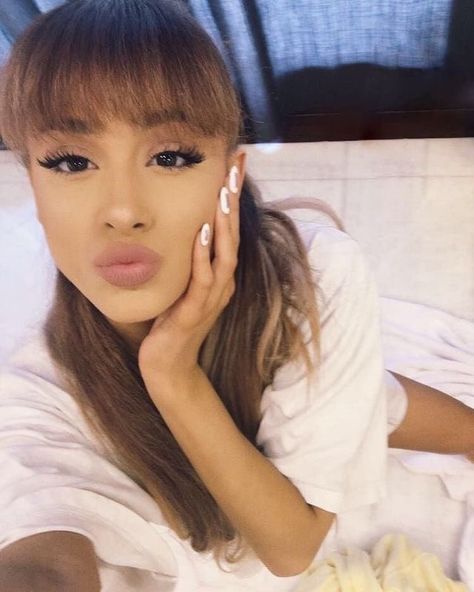 Ariana Grande Bangs, Ariana Grande Selfie, Ariana Grande Dangerous Woman, Sam & Cat, Ariana Grande Cute, Ariana Grande Photoshoot, Ariana Grande Photos, Ariana Grande Pictures, Ariana G