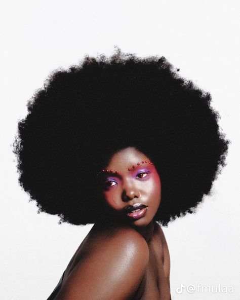 Instagram Queen, Mermaid Aesthetic, Black Photography, Afrocentric Art, Black Femininity, Beauty Shoot, Beauty Shots, African American Hairstyles, Afro Art