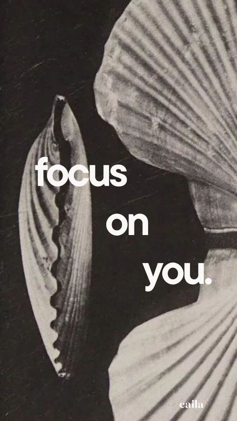 An empowering image displaying the words „Focus on You“, highlighting the importance of self-care and personal growth. Encouragement to turn attention inward for a fulfilled and empowered life. Focusing On Myself Aesthetic, Focus On Yourself Aesthetic, Focus Wallpaper, Focusing On Yourself Quotes, Focusing On Yourself, Center Yourself, Self Growth Quotes, Vision Board Images, Growth Quotes