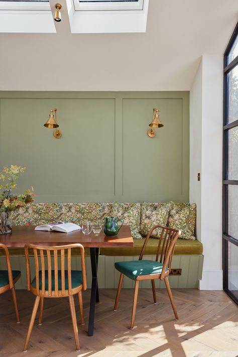 Kingscliffe Gardens, Wimbledon - Transitional - Dining Room - London - by MLA Architecture | Houzz Whole House Interior Design, Dining Room London, Interior Transformation, Booth Seating In Kitchen, Dining Room Banquette, Banquette Seating In Kitchen, Galley Kitchen Design, Transitional Dining Room, Interior Design Gallery