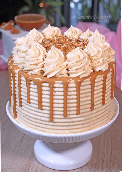 Pralines and Cream Cake - Gretchen's Vegan Bakery Pecan Cake Decoration, Praline And Cream Cake, Salted Caramel Cake Decoration, Pralines And Cream Cake, Grand Opening Cake, Praline Buttercream, Caramel Cake Decoration, Praline Paste, Metdaan Cakes