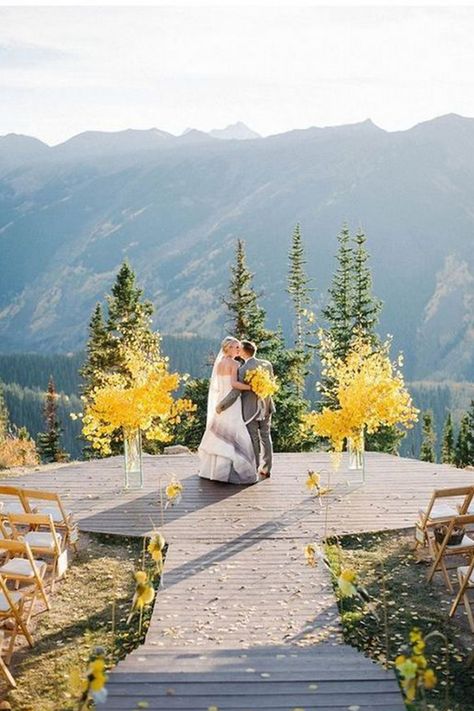 Fall Mountains, Fall Mountain Wedding, Aspen Colorado Wedding, Colorado Fall, Golden Colorado, Aspen Wedding, Mountain Wedding Venues, Wedding Sparklers, Colorado Wedding Venues