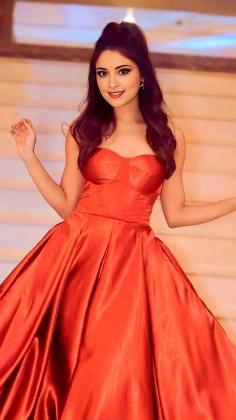 Donal Bisht, Dress Materials Cotton, Nice Pic, Disha Patani, Portrait Photo, Photo Lab, Your Photo, Dress Materials, Women Fashion