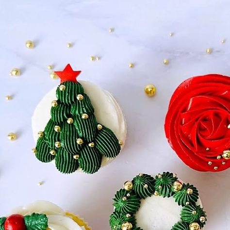 Sara | Windy City Baker - Chicago, IL Home Bakery on Instagram: "Elevate Your Holidays with Elegant Christmas Cupcakes! ✨  Join us for a Christmas Cupcake Decorating Class where you’ll learn to create stunning holiday designs like Christmas trees, wreaths, poinsettias, and more. Perfect for beginners or anyone looking to add festive flair to their treats!  🎄 Dates & Locations:  Dec 14: 12 PM - 2 PM | Nichols Park Fieldhouse, Hyde Park Dec 21: 12:30 PM - 2:30 PM | Logan Square 🎁 Leave with 6 beautifully decorated cupcakes and the skills to dazzle your loved ones this holiday season.  📅 Secure your spot now—spaces are limited! Book now 👉🏻 https://windycitybaker.com/product/elegant-christmas-cupcake-decorating-class/  #WindyCityBaker #ChristmasCupcakes #HolidayBaking #ChicagoEvents #baki Wreath Cupcakes, Christmas Cupcakes Decoration, Decorated Cupcakes, Christmas Cupcake, Home Bakery, 12 Pm, Christmas Cupcakes, Cupcake Decorating, Good For The Soul