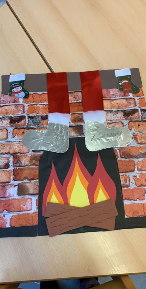 Christmas Roleplay Eyfs, Pretend Fireplace, Christmas Grotto, Xmas Fireplace, Fete Ideas, Fireplace Pictures, Corner House, Christmas Fireplace, 2023 Christmas