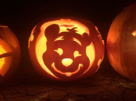 Pumpkin Carving Ideas Winnie The Pooh, Winnie The Pooh Pumpkin Carving, Carvings Designs, Pooh Pumpkin, Winnie The Pooh Pumpkin, Halloween Pumpkins Carvings Designs, Cute Pumpkin Carving, Pumpkin Carving Designs, Pumpkin Designs