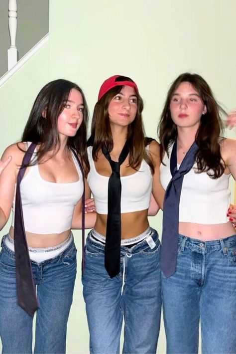 50 Stress-Free Last-Minute Halloween Costume Ideas for Any Party Last Min Costume Women, Last Min Costume Easy, Halloween Costumes Low Effort, Last Minute At Home Halloween Costumes, Easy Put Together Halloween Costumes, Easy At Home Halloween Costumes Women, Low Effort Costumes, Quick Last Minute Halloween Costumes For Women Diy, Last Minute Costumes Ideas