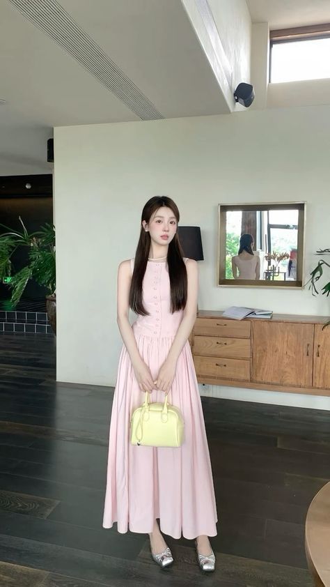 Korean Girl Fashion Dress, Modest Girly Outfits, Style Selfie, Stylish Fall Outfits, Fashion Sketches Dresses, Modest Dresses Casual, Women Bodycon Dress, Casual Day Outfits, Fashion Attire