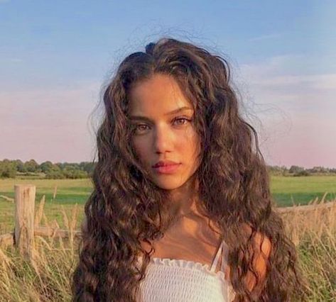 Dream Hair, Curly Girl, Long Curly, Aesthetic Hair, Pretty Face, Woman Face, Aesthetic Girl, Lany, Hair Goals