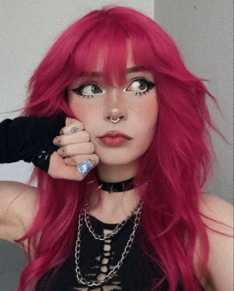 Pink Egirl Hair, Fantasy Hair Color Ideas For Short Hair, Red Alt Hair, Alt Pink Hair, Egirl Pink Hair, Alt Hair Color, Egirl Hairstyle, Goth E-girl Makeup, E Girl Hair