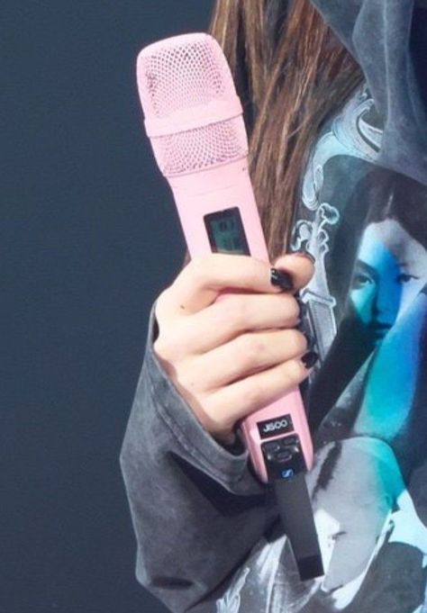 Blackpink Mic, Black Pink Microphone, Music Mic, Music Studio Room, Cute Nike Outfits, Music Collage, Dressy Casual Outfits, Concert Stage, Blackpink Memes