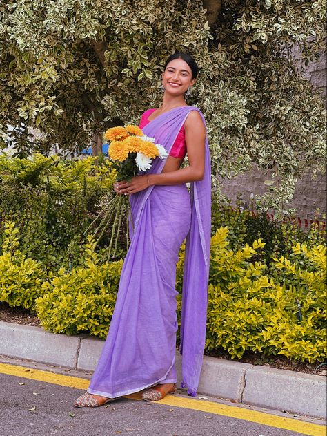 Lilac Saree Contrast Blouse, Office Sarees, Lilac Saree, Saree Contrast Blouse, Fashionable Saree, Purple Saree, Fashionable Saree Blouse Designs, Accent Wall Paint, Contrast Blouse