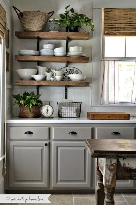 15 Stunning Gray Kitchens / gray and wood in the kitchen Joanna Gaines Home Decor, Joanna Gaines House, Dapur Rustic, Kitchen Planning, Kabinet Dapur, Gray Cabinets, Grey Kitchens, Kitchen Redo, Grey Kitchen