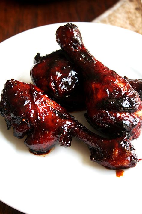 In the spirit of old-fashioned, unsubtle, crowd-pleasing recipes, I offer a recipe for honey-soy chicken that my mother pulled out for nearly every cocktail party she hosted and attended for at least two decades. The original recipe calls for wings, but the sauce — a mixture of honey, soy sauce, ketchup, garlic and oil — and cooking method work just as well with drumsticks and thighs, if you're looking for a super-easy dinner adored by children and adults alike. // alexandracooks.com Honey Soy Chicken Drumsticks, Oven Baked Chicken Wings, Honey Soy Chicken, Soy Chicken, Drumstick Recipes, Chicken Drumstick Recipes, Honey Soy, Baked Chicken Wings, Oven Baked Chicken