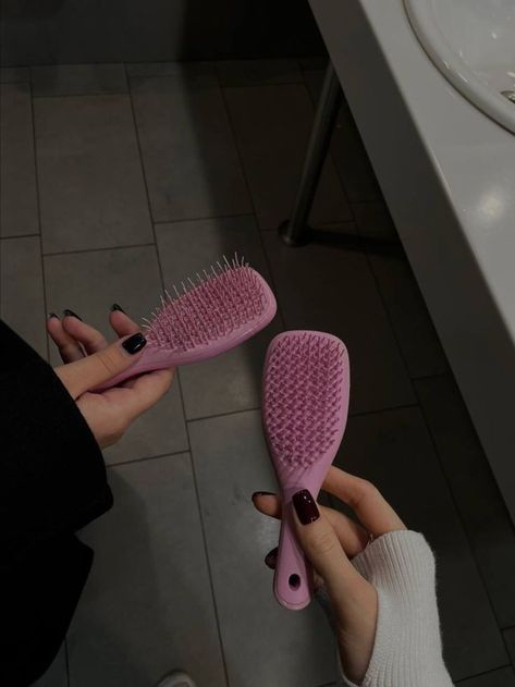 Pink Hair Brush Aesthetic, Aesthetic Hair Brush, Hair Brush Aesthetic, Tangle Teezer, Hair Aesthetic, Pink Girly Things, Pink Princess, Makeup Essentials, Aesthetic Hair