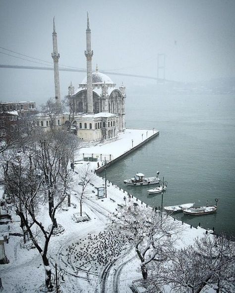 Turkey Istanbul Aesthetic, Ortakoy Mosque Istanbul, Istanbul Turkey Aesthetic, Turkey Mosque, Mosque Turkey, Mekka Islam, Turkey Places, Istanbul Turkey Photography, Visit Istanbul