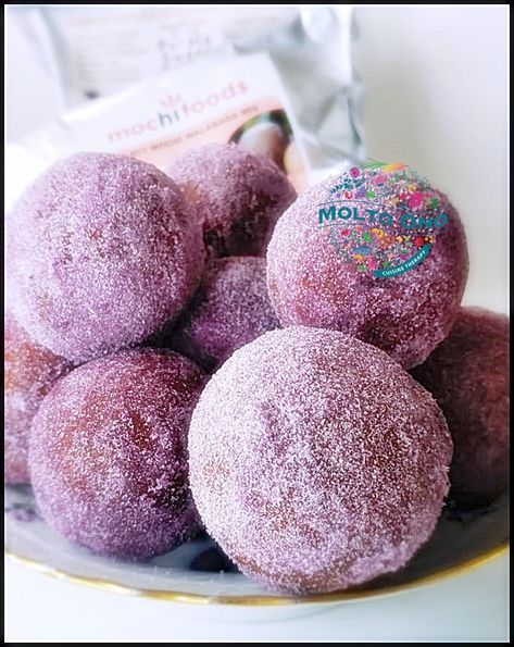 Hawaiian Mochi Malasadas - molto ono Ube Mochi Donut Recipe, Mochi Malasada Recipe, Malasadas Recipe Portuguese, Malasadas Recipe Hawaii, Hawaiian Mochi, Island Desserts, Malasadas Recipe, Ube Mochi, Mochi Donuts Recipe