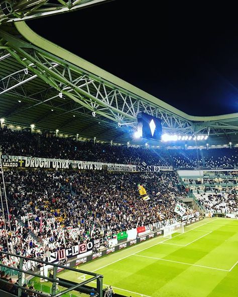 Reposting @teopicchi: Allianz Stadium ⚪️⚫️ #allianzstadium #juventusstadium #juventus #curva #football #soccer #sport #torino Allianz Stadium Juventus, Allianz Stadium, Juventus Stadium, 2024 Board, Soccer Stadium, Football Pitch, Pumped Up Kicks, Creative Profile Picture, Football Stadiums